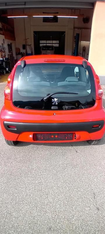 Gebraucht Peugeot 107 68 PS (50 kW) 2009 Rot Kleinwagen