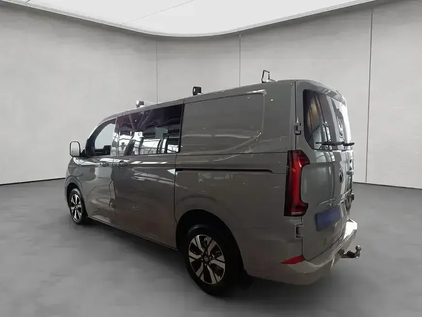 Gebraucht VW T7 150 PS (110 kW) 2026 Grau Van