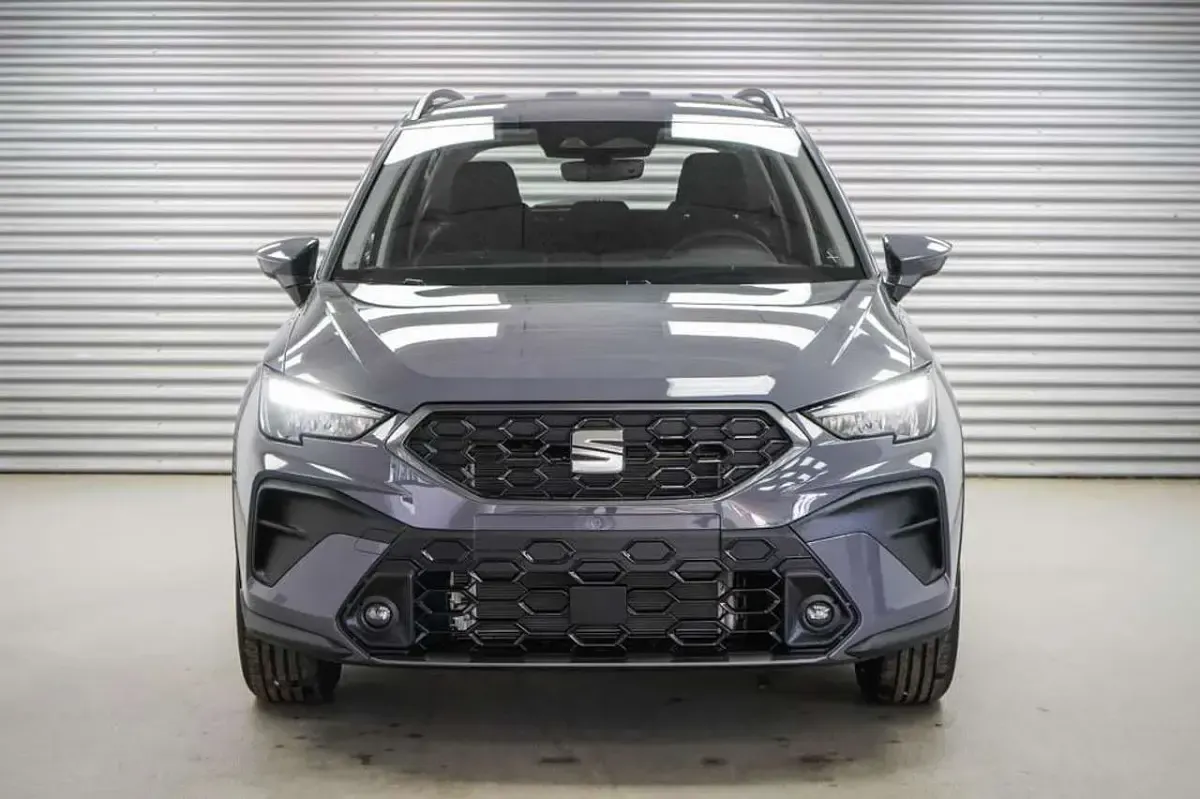 Neu Seat Arona Reference 95 PS (69 kW) 2026 Graphene grau metallic (r6) SUV
