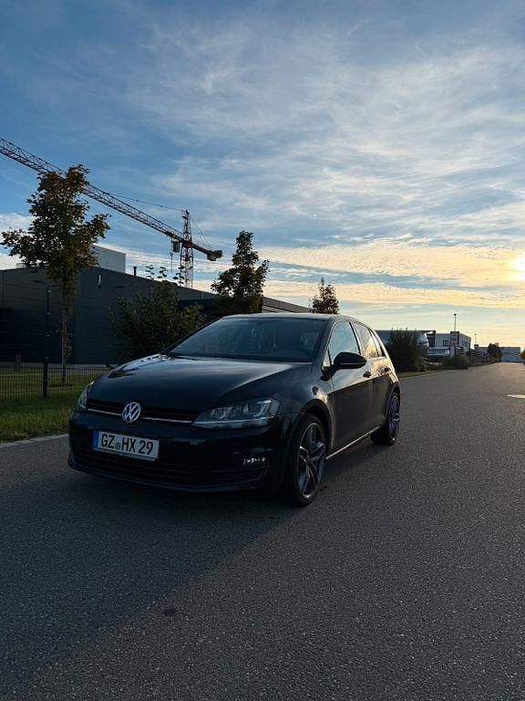 Schwarz Gebraucht 2015 VW Golf VII Limousine | 10.900 € (Fairer Preis) - Bild 1/4