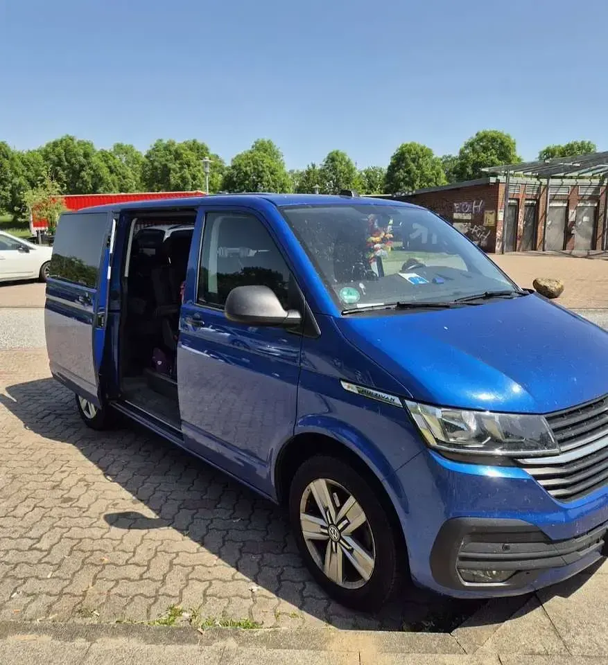Gebraucht VW Multivan Trendline 150 PS (110 kW) 2020 Blau Van / Kleinbus