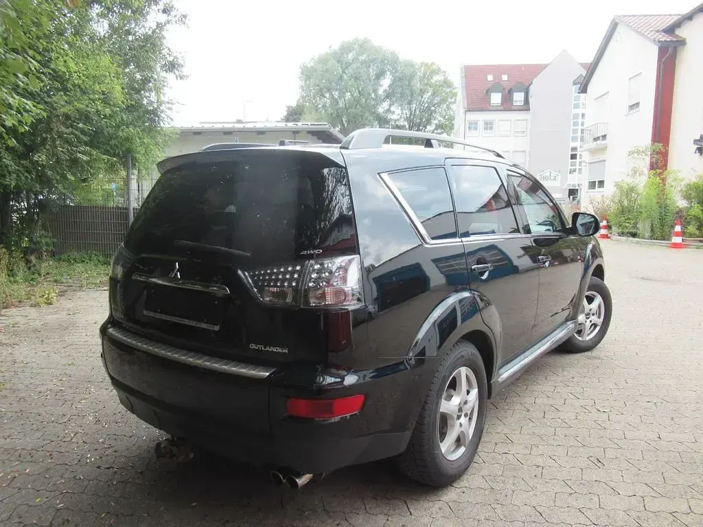 Gebraucht Mitsubishi Outlander Instyle 156 PS (114 kW) 2011 Schwarz SUV