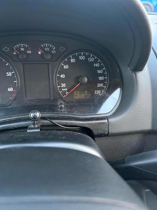 Gebraucht VW Polo 64 PS (47 kW) 2002 Grau Kleinwagen