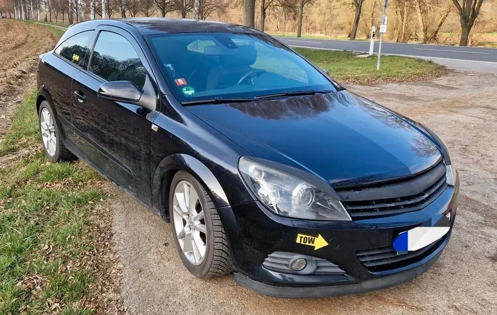 Second-hand Opel Astra 200 CP (147 kW) 2006 Negru Coupe
