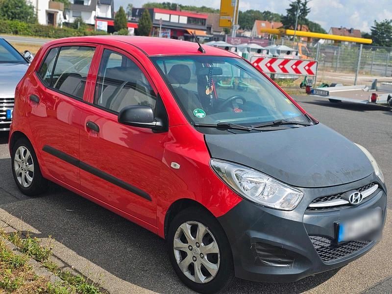 Rot Gebraucht 2013 Hyundai i10 Kleinwagen | 1.850 € (Guter Preis) - Bild 1/4