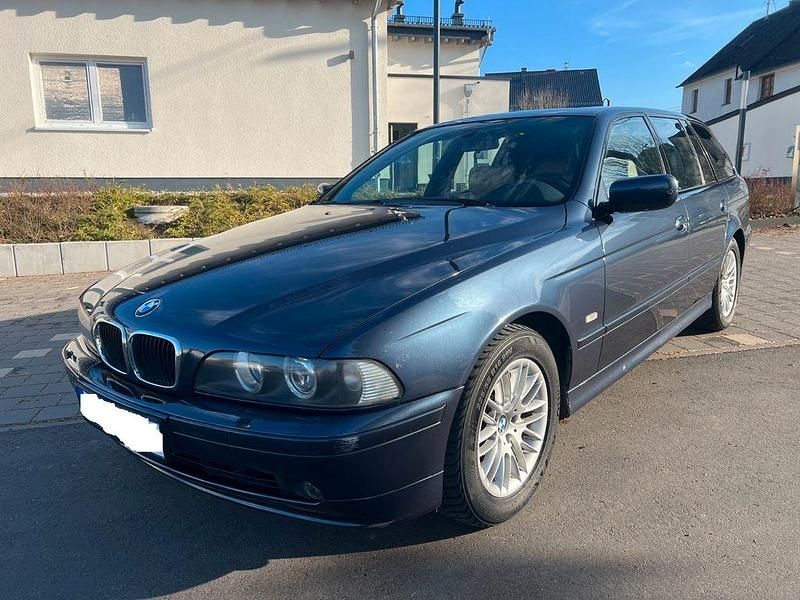 Blau Gebraucht 2002 BMW 525 Sport Line Limousine | 4.100 € (Superpreis) - Bild 1/4