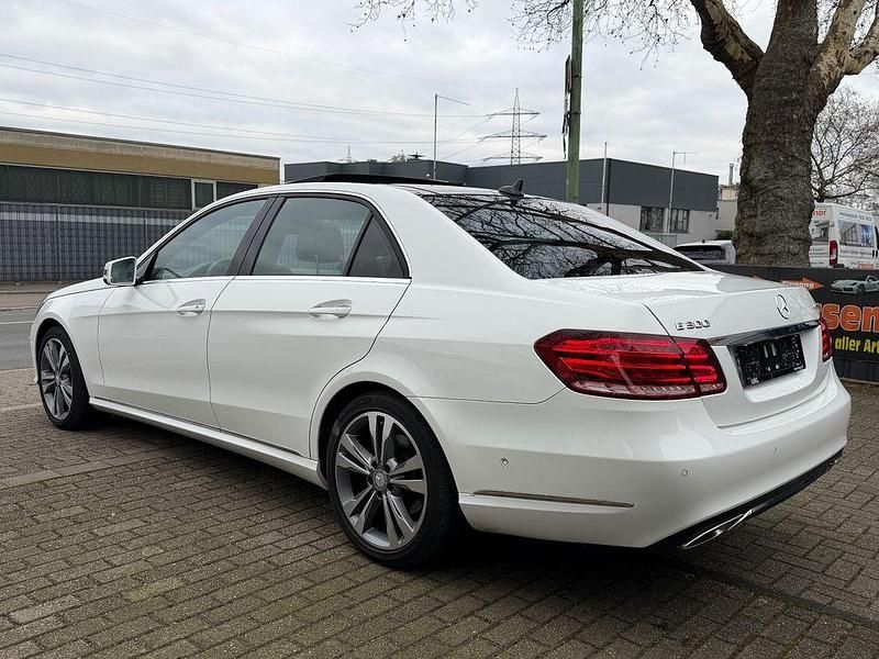Gebraucht Mercedes E300 252 PS (185 kW) 2014 Weiß Limousine
