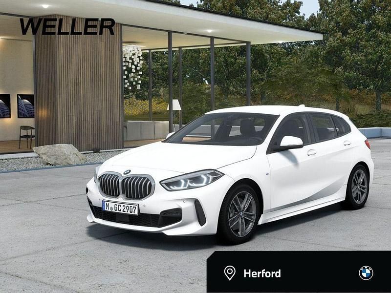 Alpinweiss iii (weiß) Gebraucht 2022 BMW 120 M Sport Kleinwagen | 27.450 € (Fairer Preis) - Bild 1/4