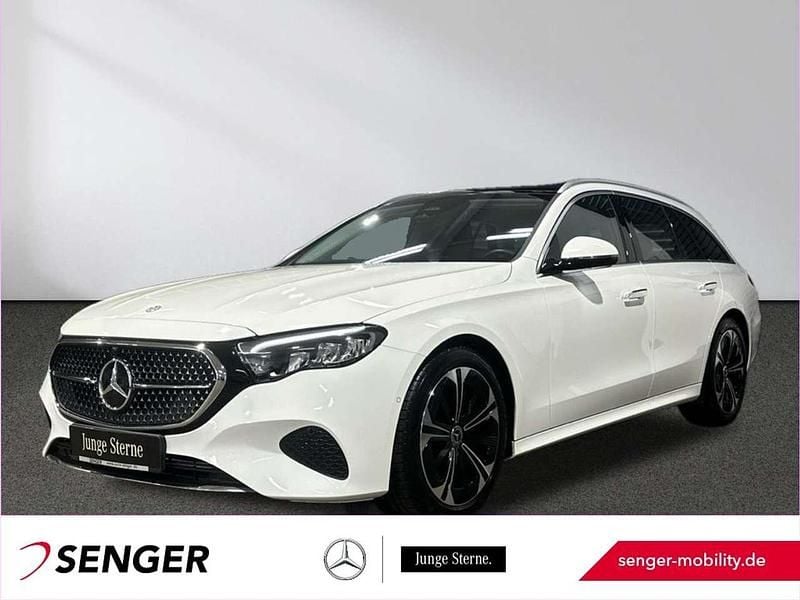 Weiß Gebraucht 2024 Mercedes E220 Avantgarde Kombi | 51.180 € (Fairer Preis) - Bild 1/4