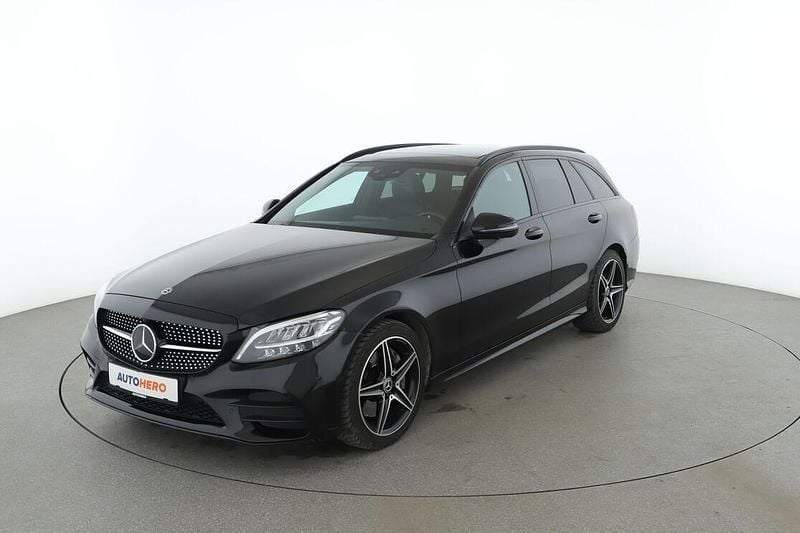 Schwarz Gebraucht 2019 Mercedes C300 AMG line Kombi | 28.070 € (Fairer Preis) - Bild 1/3