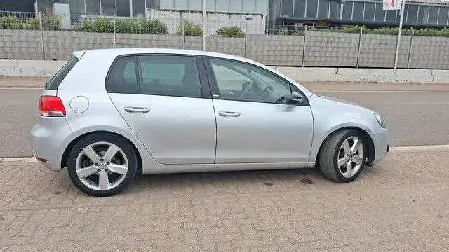 Gebraucht VW Golf VI Style 122 PS (89 kW) 2011 Silber Kleinwagen