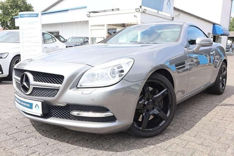 Palladiumsilver metallic pa Gebraucht 2011 Mercedes SLK350 Cabrio | 21.980 € (Fairer Preis) - Bild 1/3