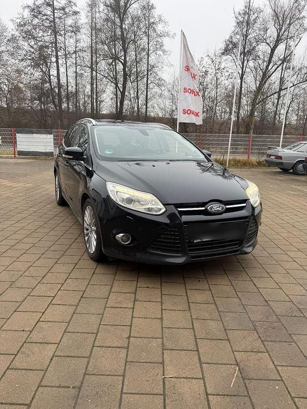 Gebraucht Ford Focus Trend 116 PS (85 kW) 2011 Schwarz Kombi