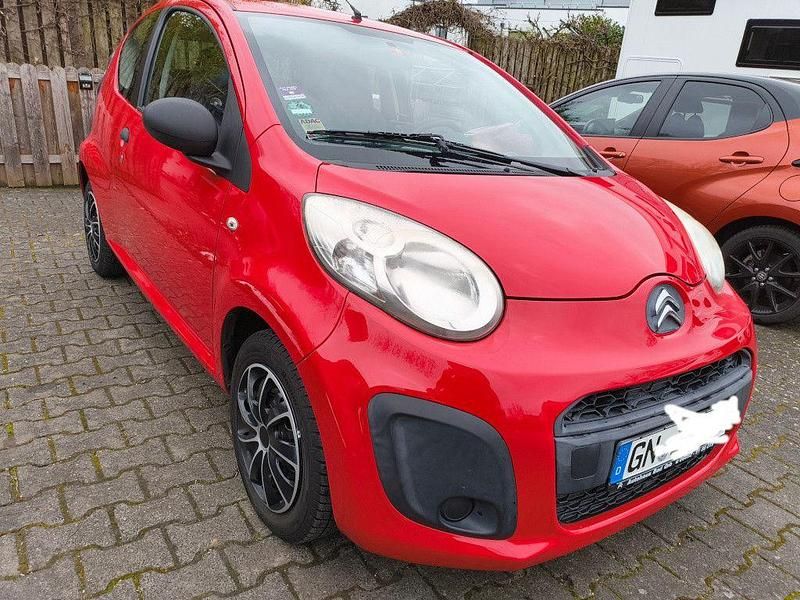 Gebraucht Citroën C1 Attraction 68 PS (50 kW) 2013 Rot Kleinwagen