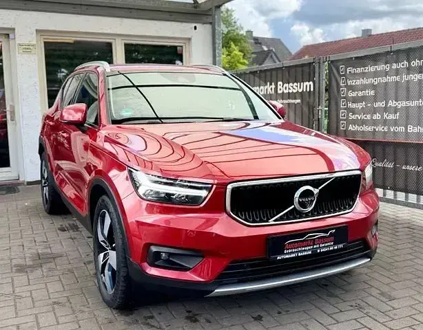Gebraucht Volvo XC40 Momentum 190 PS (139 kW) 2019 Fusion red (metallic) SUV