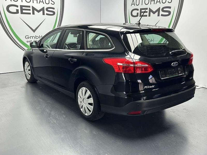 Gebraucht Ford Focus Cool & Connect 125 PS (91 kW) 2017 Schwarz Kombi