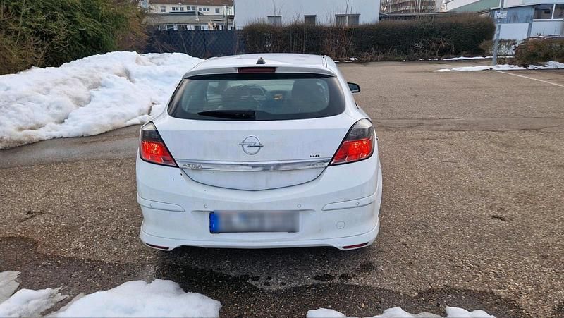 Gebraucht Opel Astra GTC 140 PS (102 kW) 2009 Weiß Coupé