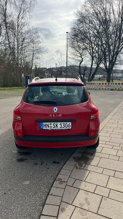 Gebraucht Renault Clio II Dynamique 75 PS (55 kW) 2011 Rot Limousine