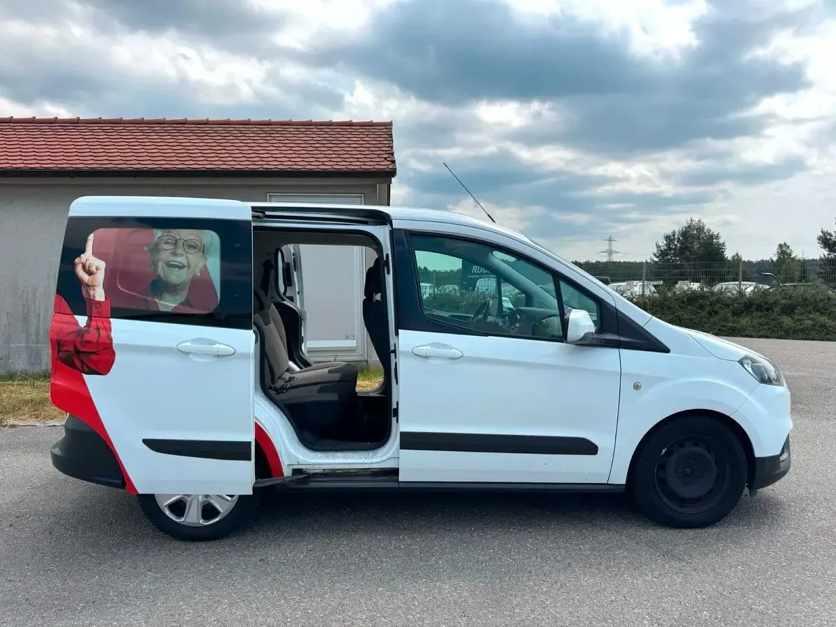 Gebraucht Ford Transit Trend 75 PS (55 kW) 2018 Weiß Kombi