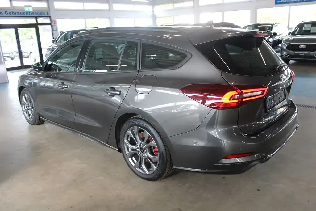 Gebraucht Ford Focus ST-Line 155 PS (114 kW) 2025 Grau Limousine