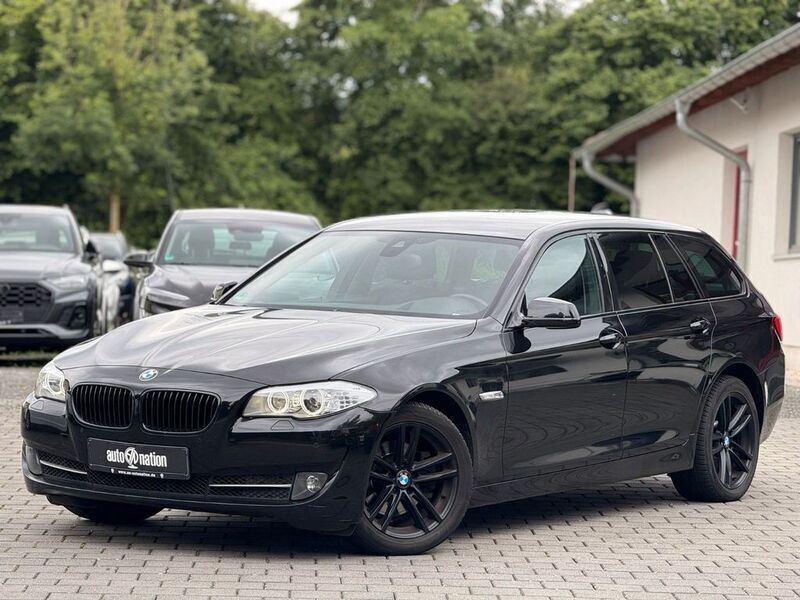 Schwarz Gebraucht 2012 BMW 520 Shadowline Limousine | 12.950 € (Fairer Preis) - Bild 1/4