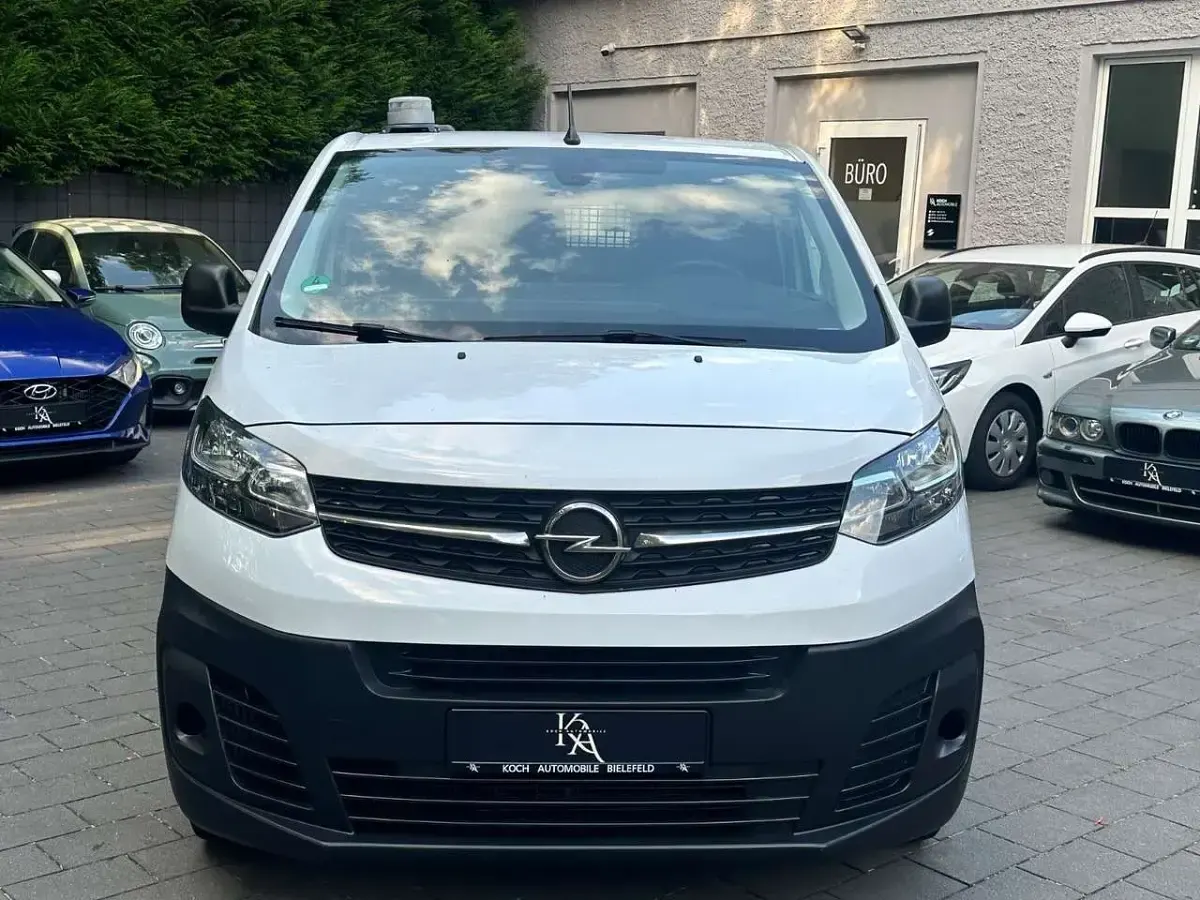 Gebraucht Opel Vivaro-e Combi Edition 120 PS (88 kW) 2025 Kaolin weiss Van / Kleinbus