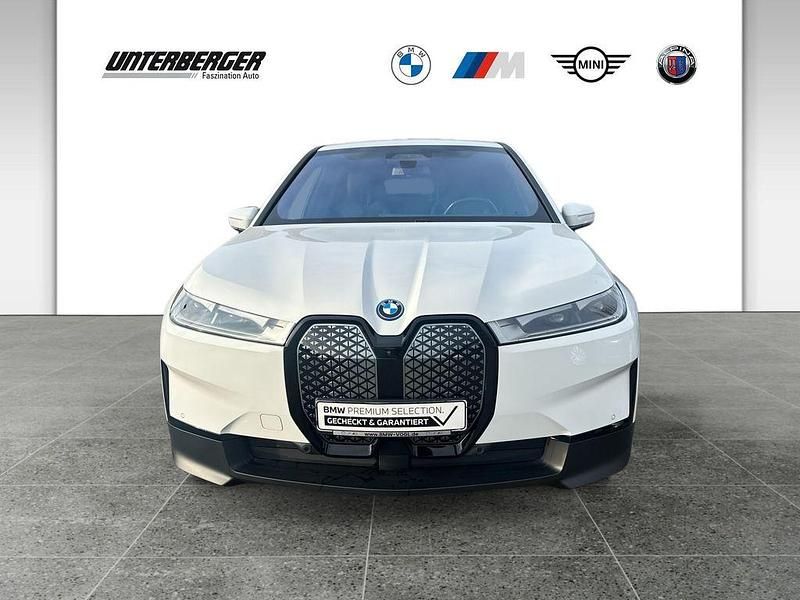 Gebraucht BMW iX 239 kW (326 PS) 2022 Alpinweiß uni SUV
