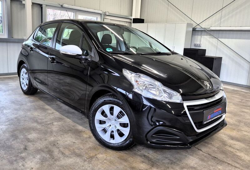 Schwarz Gebraucht 2018 Peugeot 208 Kleinwagen | 6.390 € (Fairer Preis) - Bild 1/4