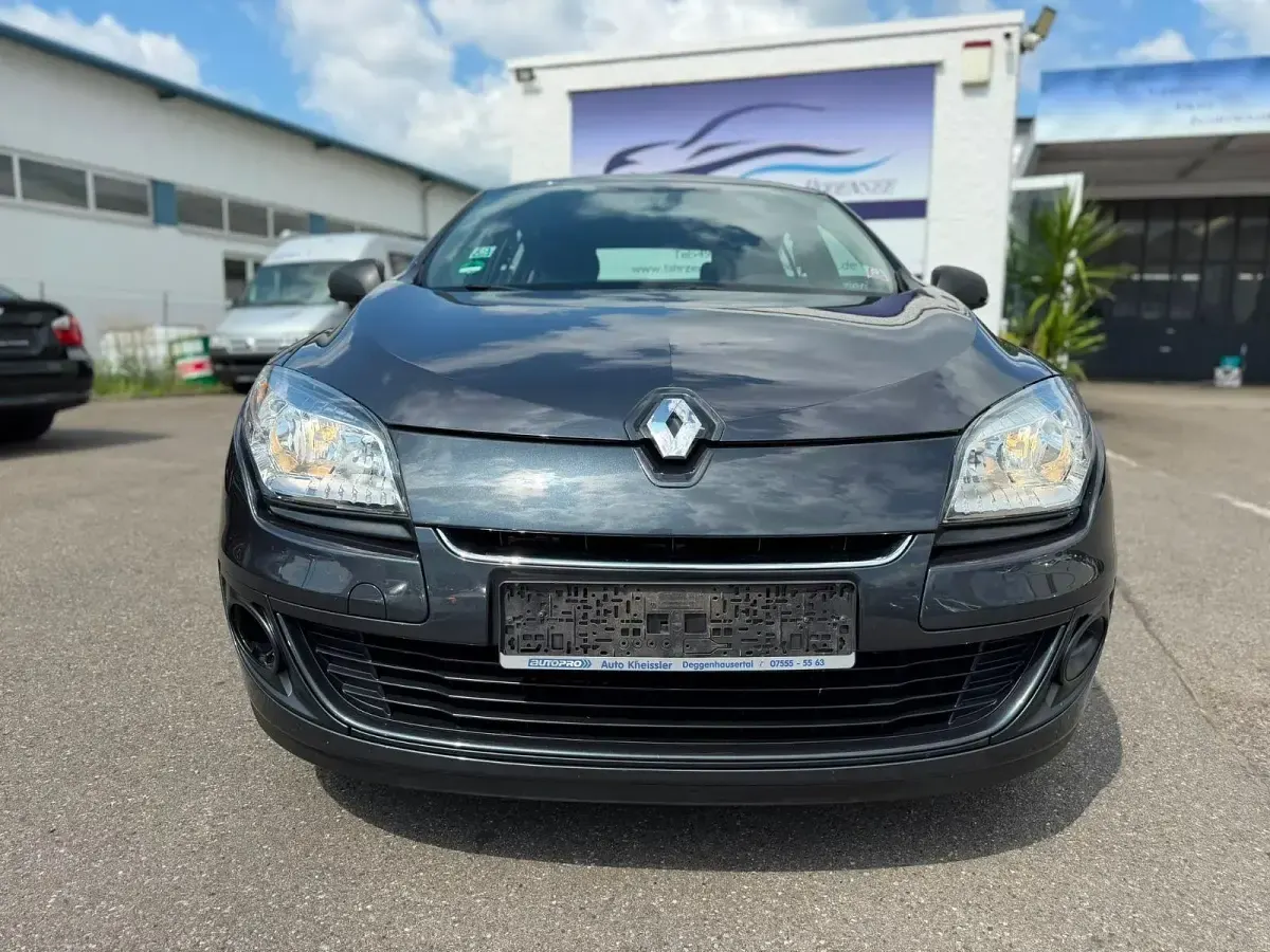 Gebraucht Renault Mégane III 101 PS (74 kW) 2012 Kleinwagen
