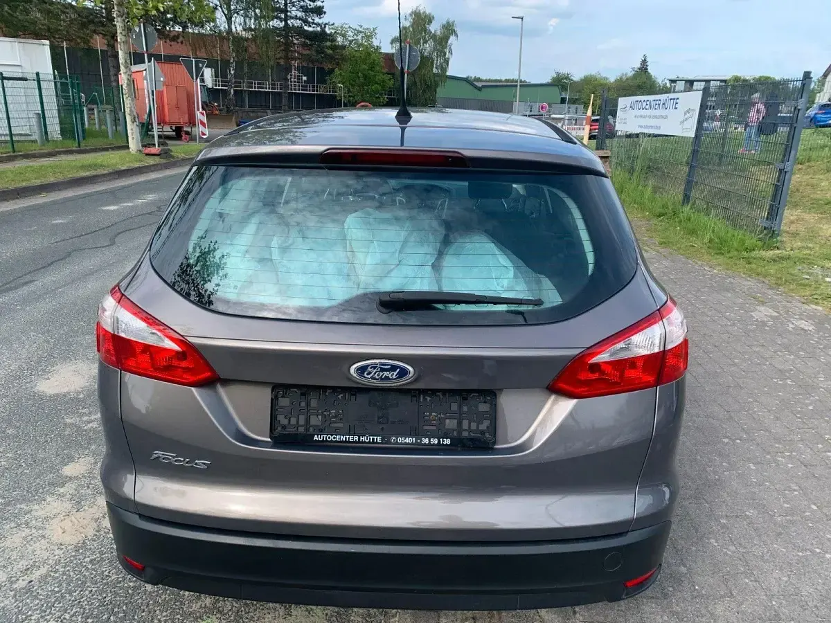 Gebraucht Ford Focus 105 PS (77 kW) 2012 Braun Kombi
