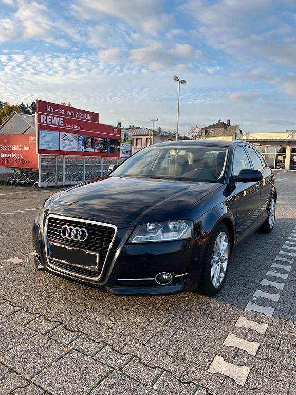 Blau Gebraucht 2012 Audi A3 Limousine | 6.500 € (Fairer Preis) - Bild 1/4