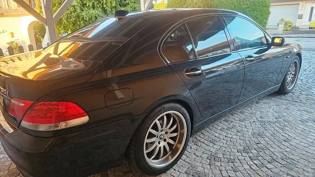 Gebraucht BMW 750 367 PS (269 kW) 2005 Schwarz Limousine
