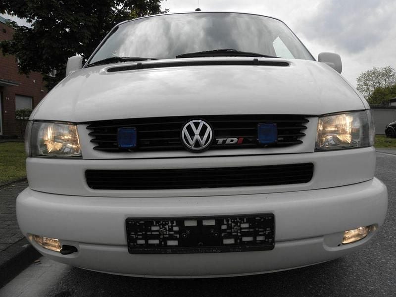 Gebraucht VW Caravelle 151 PS (111 kW) 2002 Grau Van / Kleinbus