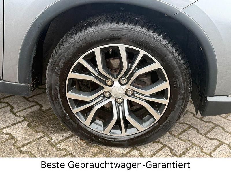 Gebraucht Mitsubishi Outlander Plus 150 PS (110 kW) 2015 Grau SUV