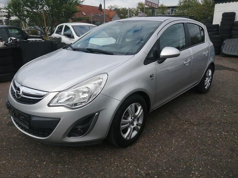 Grau Gebraucht 2011 Opel Corsa Edition Limousine | 5.690 € (Etwas zu teuer) - Bild 1/4
