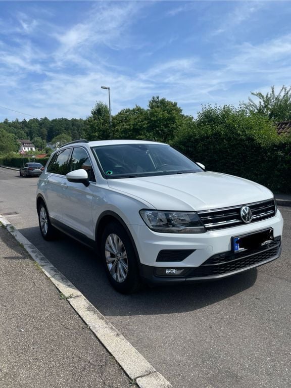 Weiß Gebraucht 2020 VW Tiguan IQ Drive SUV | 19.600 € (Guter Preis) - Bild 1/4