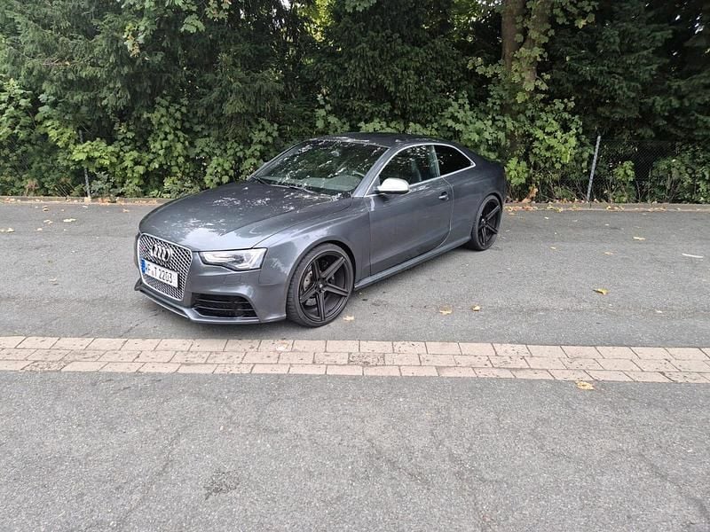 Grau Gebraucht 2010 Audi RS5 Coupé | 25.000 € (Superpreis) - Bild 1/4
