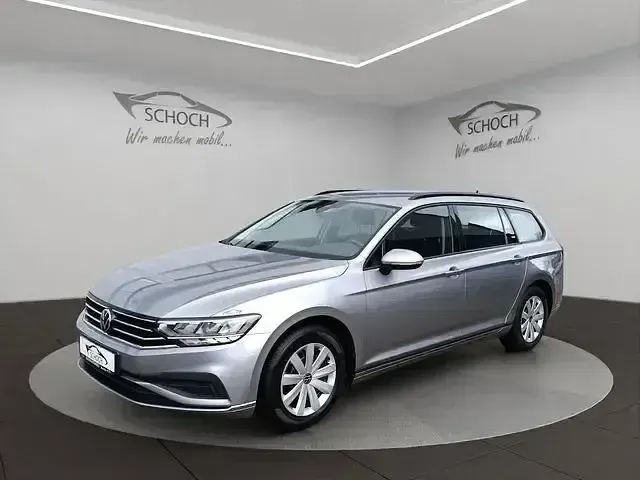 Gebraucht VW Passat 150 PS (110 kW) 2022 Silber Kombi