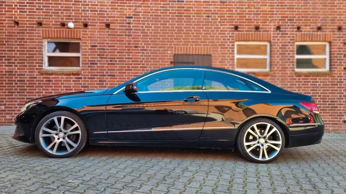 Gebraucht Mercedes E200 184 PS (135 kW) 2014 Schwarz Coupé