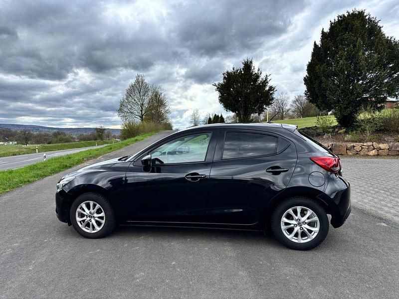Gebraucht Mazda 2 Center-Line 105 PS (77 kW) 2015 Schwarz Limousine