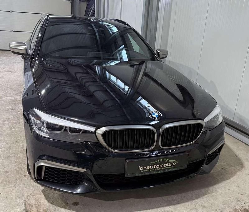 Gebraucht BMW 550 400 PS (294 kW) 2020 Saphirschwarz Kombi