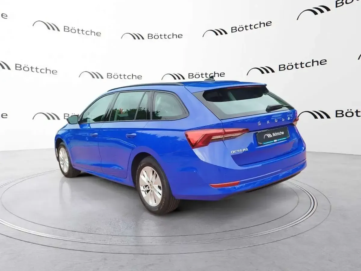 Gebraucht Skoda Octavia Ambition 116 PS (85 kW) 2022 Energyblau Kombi