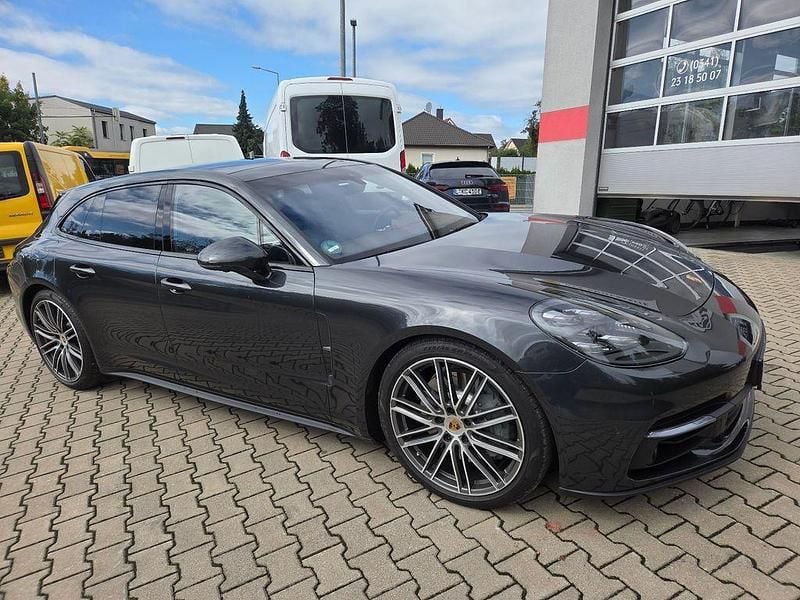 Grau Gebraucht 2018 Porsche Panamera Sport Turismo Limousine | 51.900 € (Superpreis) - Bild 1/4