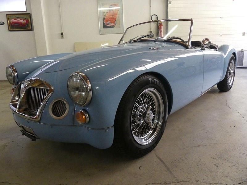 Blau Gebraucht 1962 MG MGA Cabrio | 38.200 € - Bild 1/4