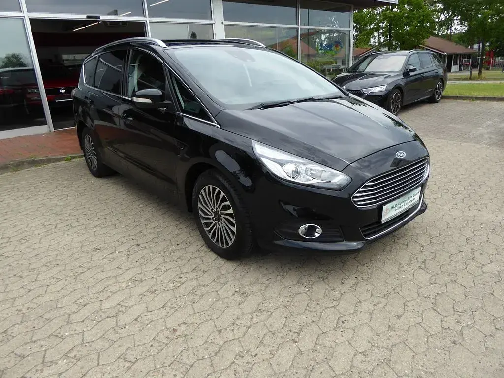 Gebraucht Ford S-MAX Titanium 165 PS (121 kW) 2019 Schwarz Van / Kleinbus
