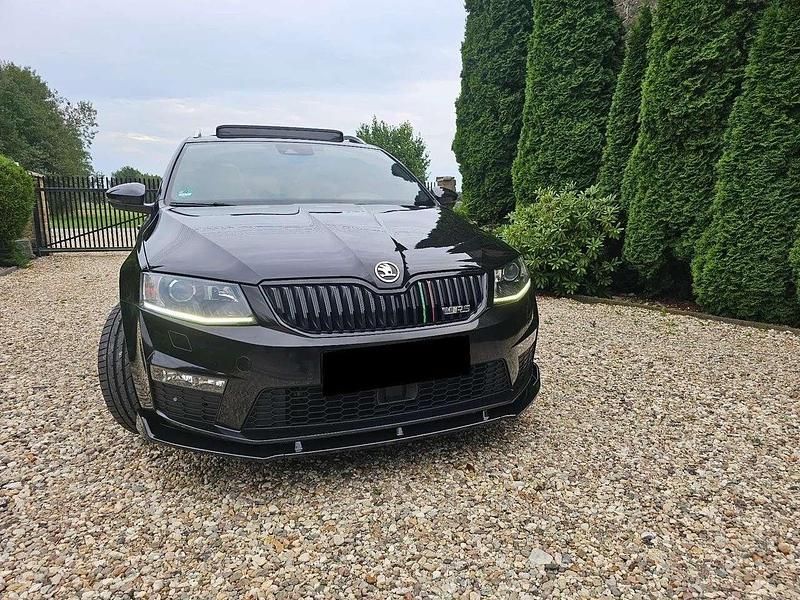 Schwarz Gebraucht 2015 Skoda Octavia RS Kombi | 12.500 € (Fairer Preis) - Bild 1/4