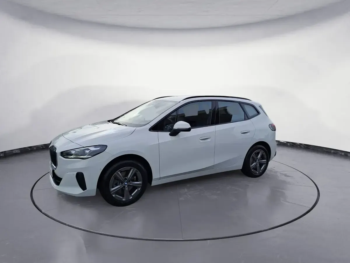 Gebraucht BMW 220 Active Tourer Efficient Dynamics 156 PS (114 kW) 2025 Weiß Van / Kleinbus