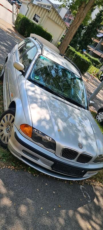 Silber Gebraucht 2001 BMW 320 Kombi | 750 € (Superpreis) - Bild 1/4