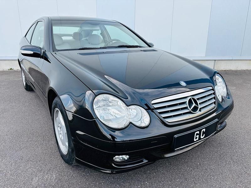 Gebraucht Mercedes C200 122 PS (89 kW) 2004 Schwarz Coupé