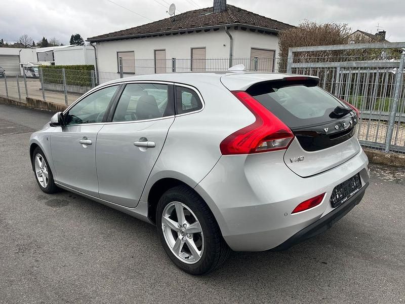 Gebraucht Volvo V40 Ocean Race 120 PS (88 kW) 2016 Silber Limousine